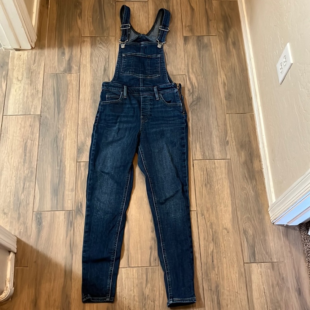 Levi’s Dark Wash Denim Overalls Skinny Jeans Side Zipper Size 26 EUC RARE🌸🌸🌸